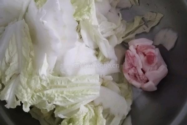 油蘑溜白菜的做法图解4