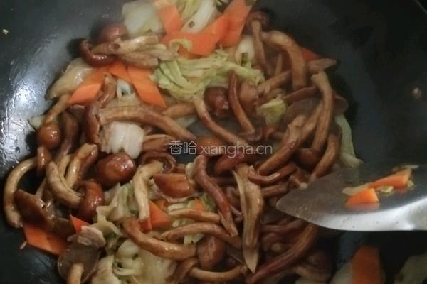 油蘑溜白菜的做法图解8