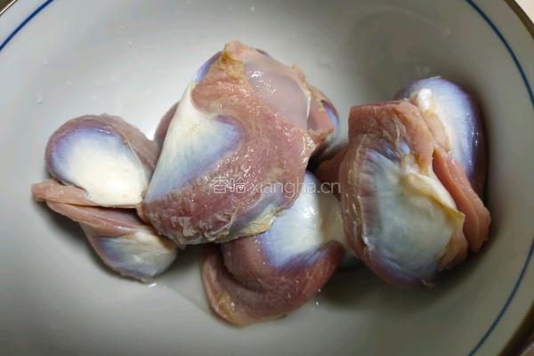 炒鸭肫的做法图解1