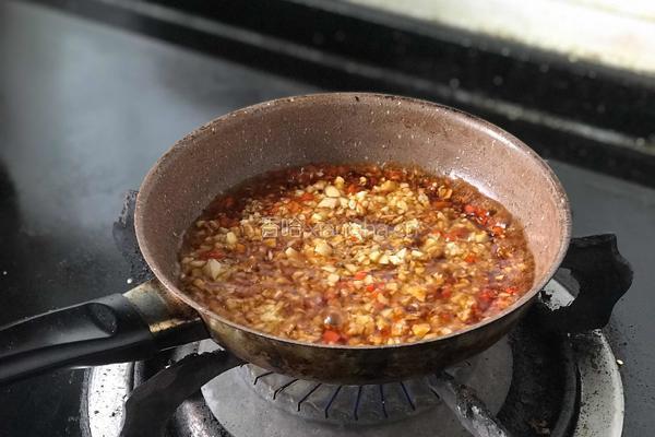 家庭版微波炉烤茄子的做法图解2