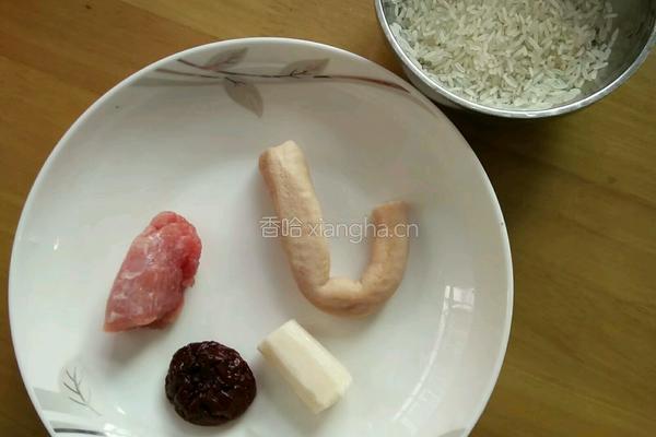 小肠香菇肉末粥的做法图解1