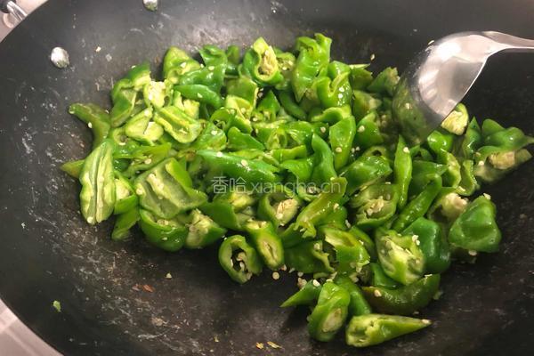 辣椒炒肉的做法图解3