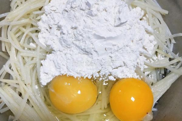 土豆丝饼的做法图解2