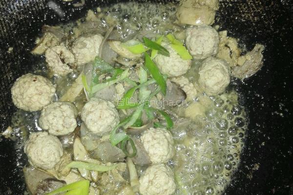 肉圆烩什鸡的做法图解5