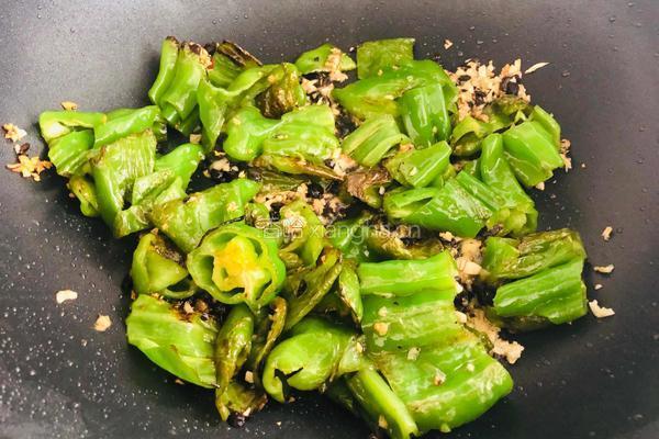 史上最好吃的虎皮青椒，超下饭，专治没胃口的做法图解8