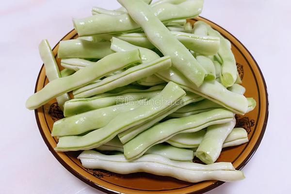 排骨炖豆角的做法图解2