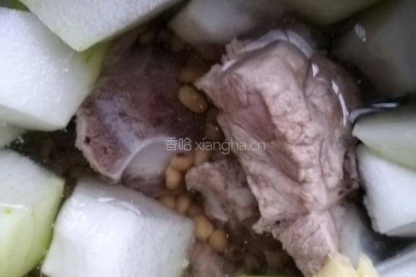 大骨冬瓜黄豆汤的做法图解5