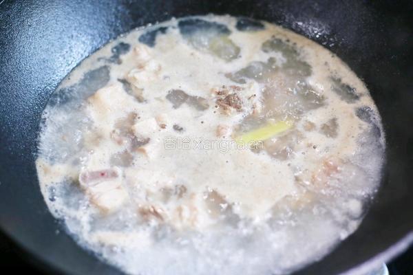 莲藕排骨汤的做法图解5