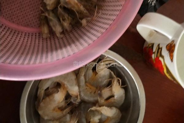 椒盐大虾的做法图解1