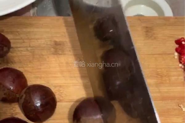 水煮板栗的做法图解2