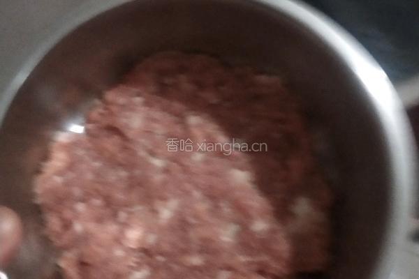 鸡蛋墨鱼肉饼汤的做法图解1
