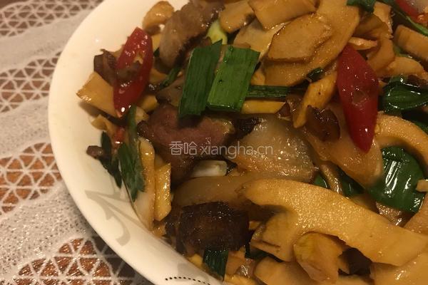 小腊猪穿竹林～竹笋炒腊肉的做法图解5