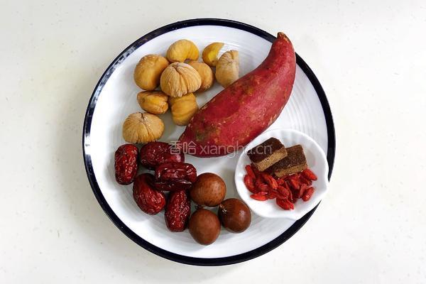 栗子红薯甜汤的做法图解1