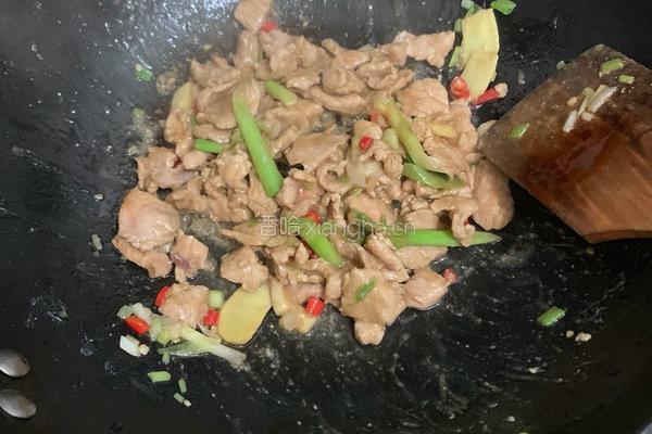 酸笋炒瘦肉的做法图解5