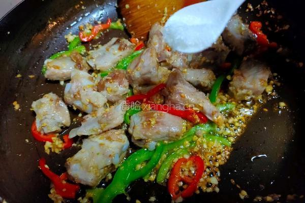 椒盐排骨的做法图解6