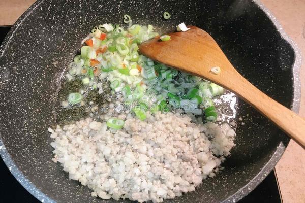 芹菜炒肉末的做法图解6
