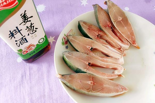 番茄蒸海鱼的做法图解2