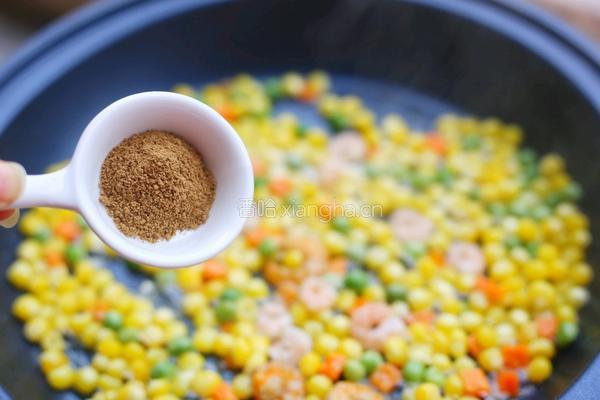 椰香虾仁炒饭的做法图解6