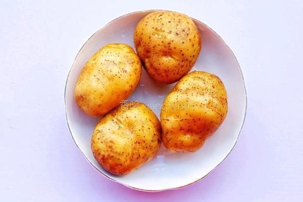 土豆菠萝包的做法图解1