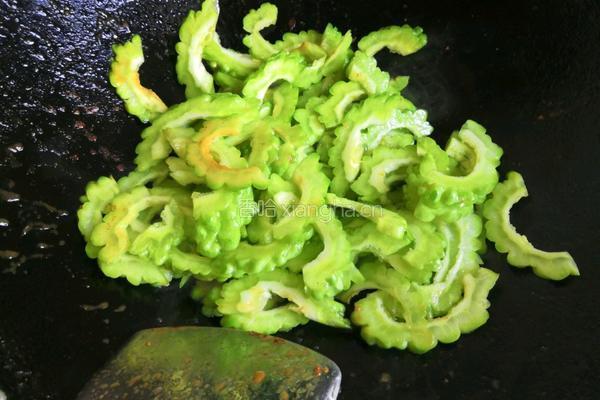 苦瓜炒肉片的做法图解9