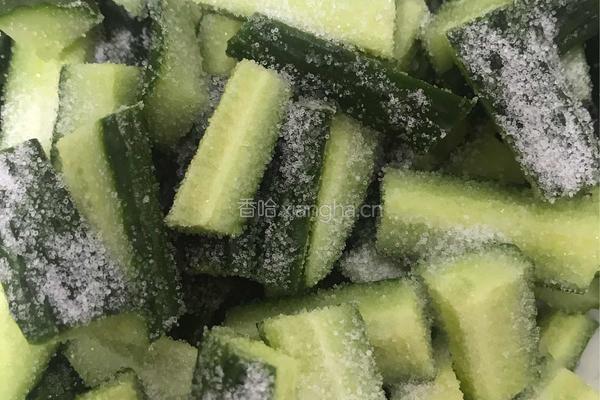 腌黄瓜家常做法简单的做法图解1