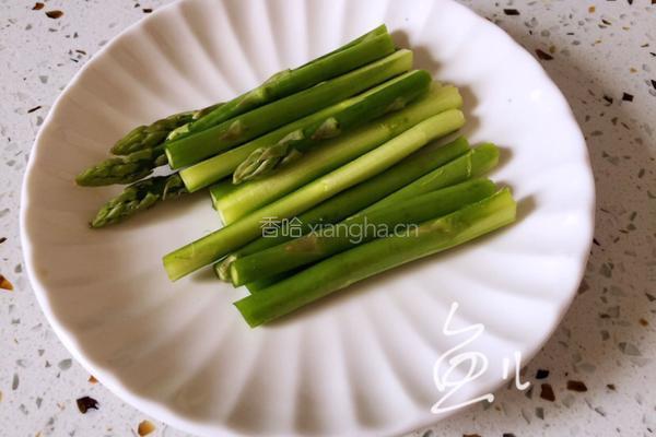 牛肉虾仁芦笋意面的做法图解3