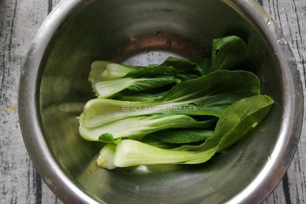 鲜虾菠菜面的做法图解2