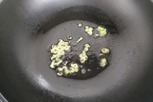 鲜虾菠菜面的做法图解6