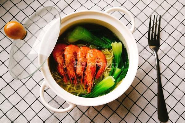 鲜虾菠菜面的做法图解14
