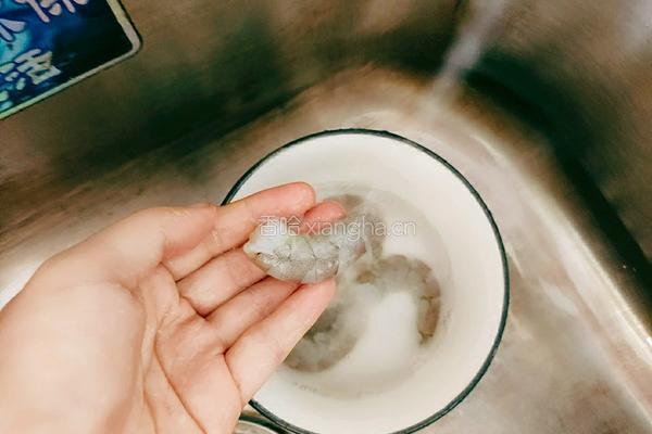 虾仁鸡蛋羹的做法图解2