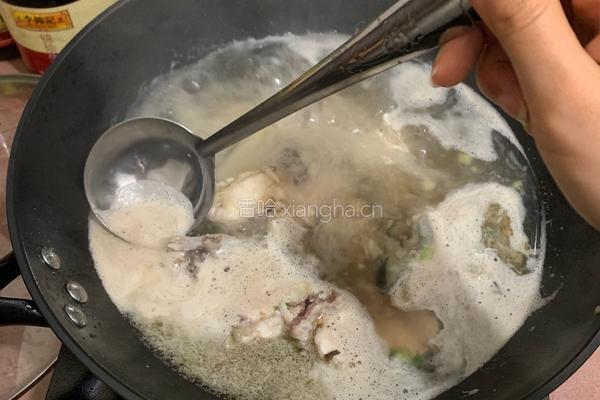 鱼头嫩豆腐汤的做法图解7
