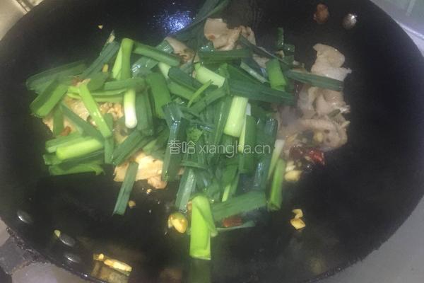 蒜苗回锅肉的做法图解8