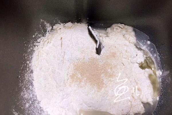 菠萝虾仁披萨的做法图解2