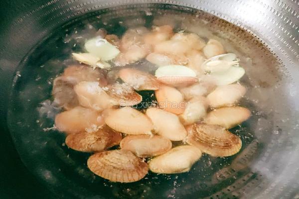 蛤蜊炒西兰花的做法图解5