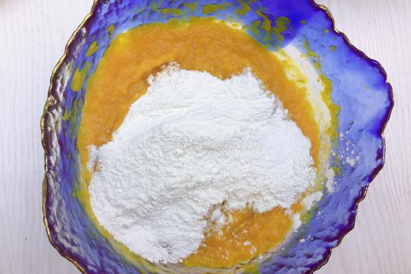 香脆甜口的南瓜饼的做法图解4