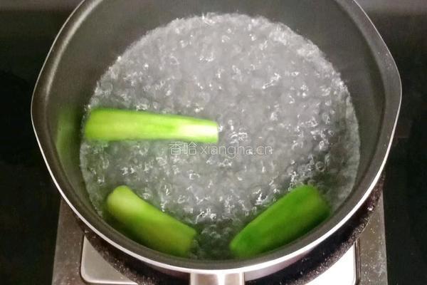 丝瓜鲜虾饼 (宝宝辅食）的做法图解5