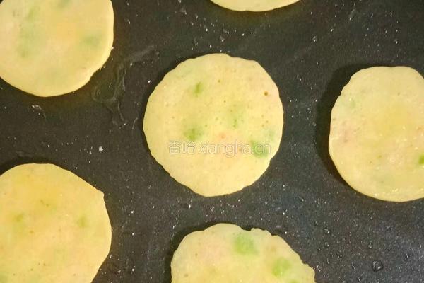 丝瓜鲜虾饼 (宝宝辅食）的做法图解13