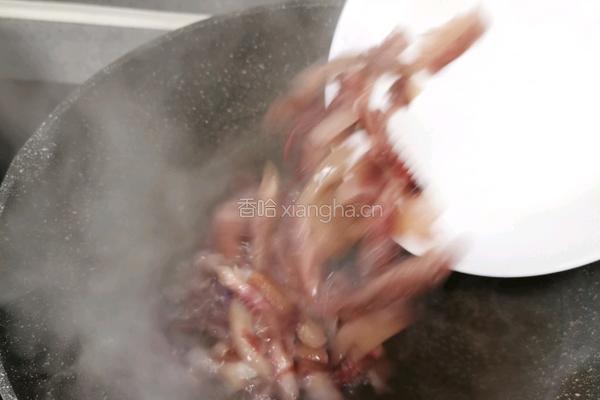 香辣酱炒章鱼须的做法图解3