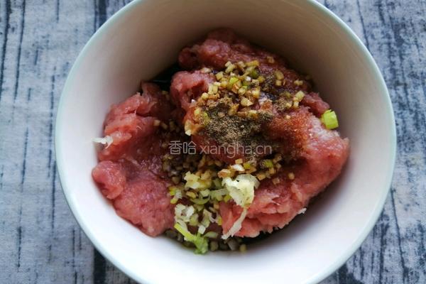 馄饨皮抱虾的做法图解5