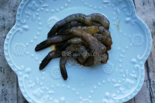 馄饨皮抱虾的做法图解9
