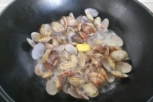 酒蒸蛤蜊的做法图解9