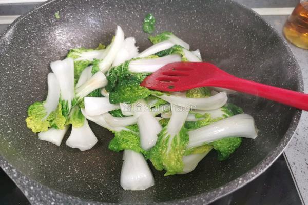 墨鱼丸小油菜豆腐菜的做法图解5