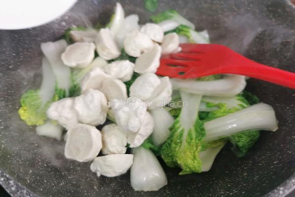 墨鱼丸小油菜豆腐菜的做法图解6