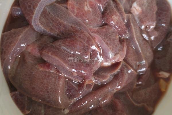 洋葱炒猪肝的做法图解2