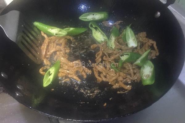 青椒牛肉丝的做法图解4