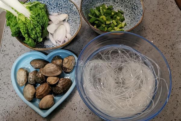 花甲粉丝汤的做法图解1