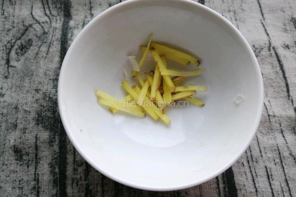 鱿鱼烧白菜的做法图解3