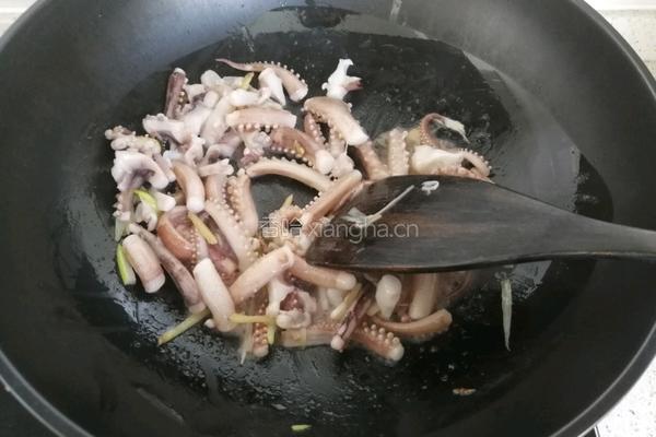 洋葱炒鱿鱼须的做法图解7