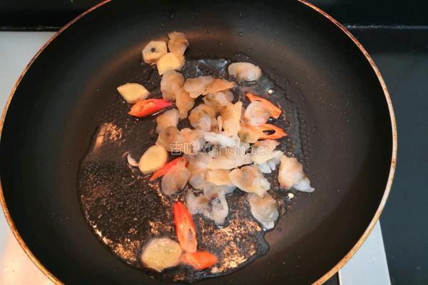 花蛤肉炒韭菜的做法图解7