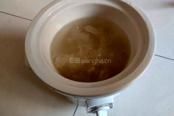 白木耳甜梨羹的做法图解4